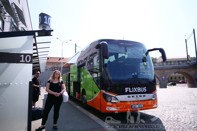 チェスキークルムロフへFLIXBUSで行く方法