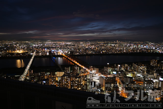 梅田スカイビル 空中庭園展望台は夜景を見に行くことに価値がある