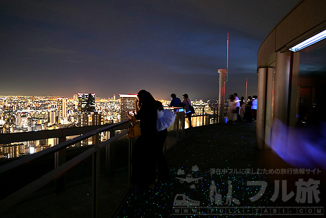 梅田スカイビル 空中庭園展望台は夜景を見に行くことに価値がある