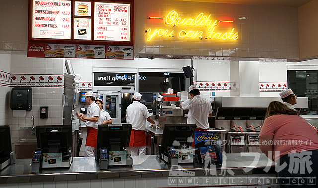 古き良きアメリカのバーガーショップの雰囲気！IN-N-OUTバーガー・エルセグンド店