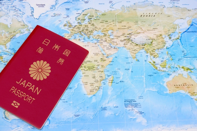 パスポートにスタンプを押さない国が増えている