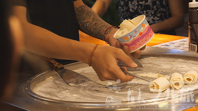 パブストリートはシェムリアップ唯一の飲食街、家族で安心して楽しめる!