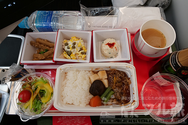 【搭乗記】成田 - シドニー|JAL|プレエコ・バルクヘッド席