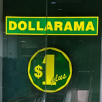 バンクーバーの1ドルショップ、Dollaramaは雑貨が何でも揃う