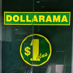 バンクーバーの1ドルショップ、Dollaramaは雑貨が何でも揃う